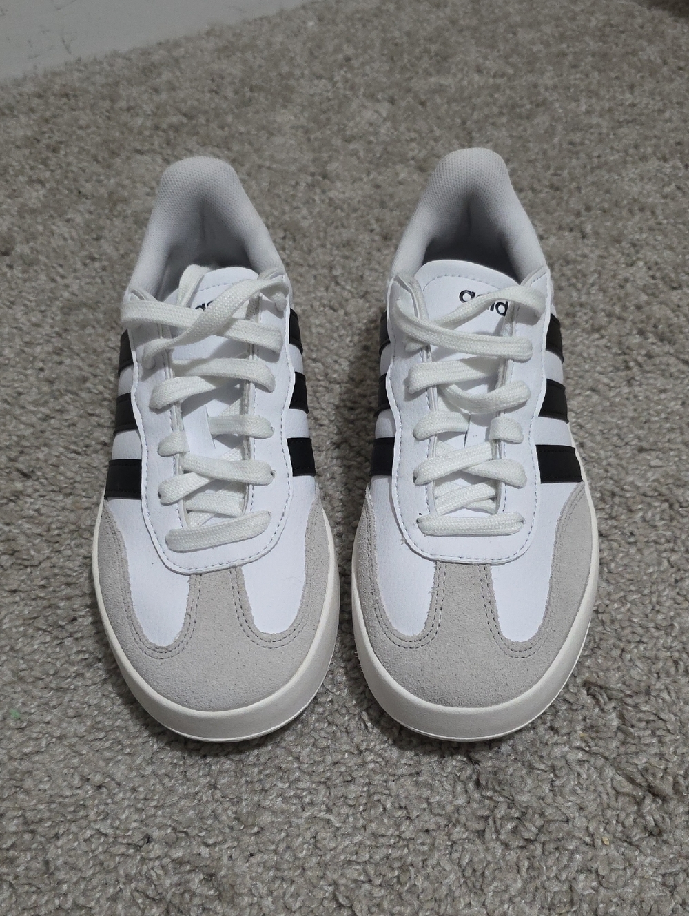 New Women's Adidas IH1229 Barreda Sportswear